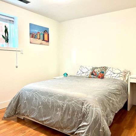 Newly Renovated Walkout Basement In Vancouver With Separate Entrance Eksteriør billede